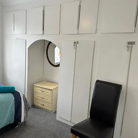Gorgeous 5 Bedroom House Londra Esterno foto